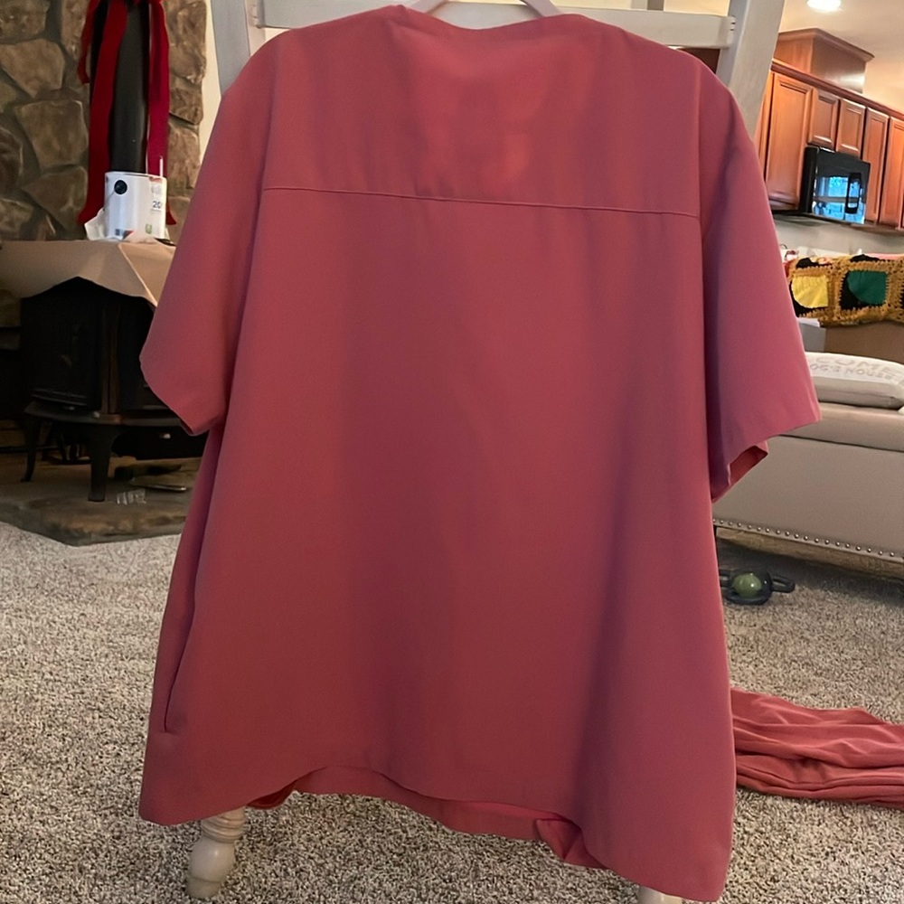 Darker Pink Jaanuu Scrub Set, Barely Used. - image 4